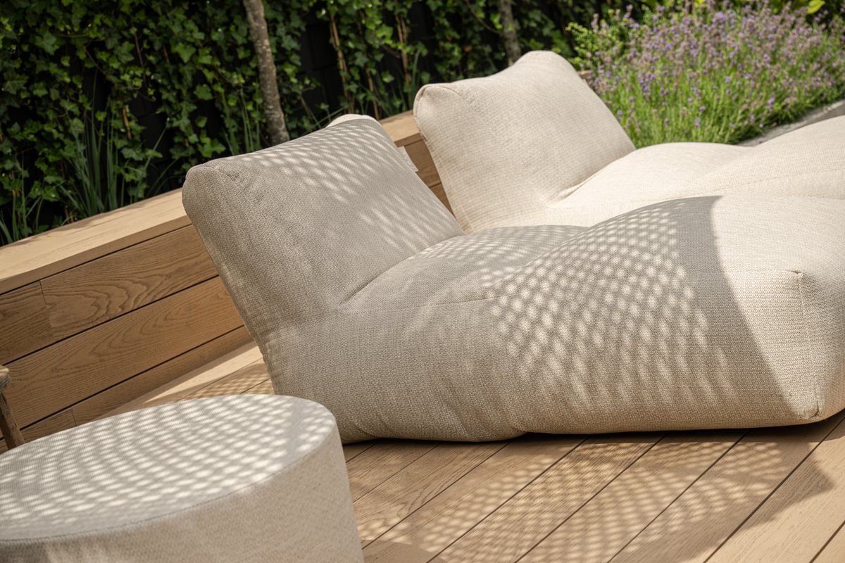 Long chair (Outdoor)